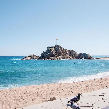 2 Bedroom Cozy Apartment In Blanes Exterior foto